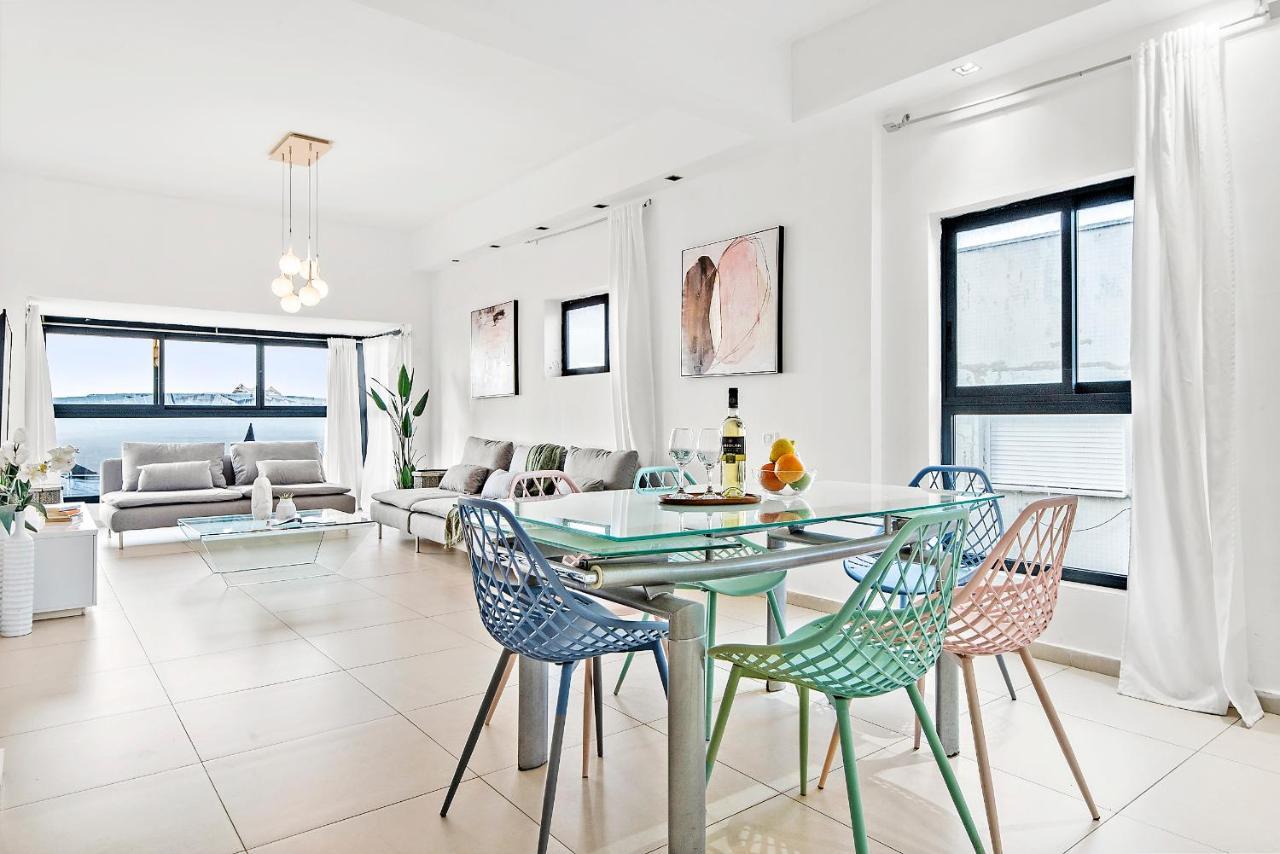 Glorious Renovated Apartment On Top Of The Beach Tel Aviv Eksteriør billede